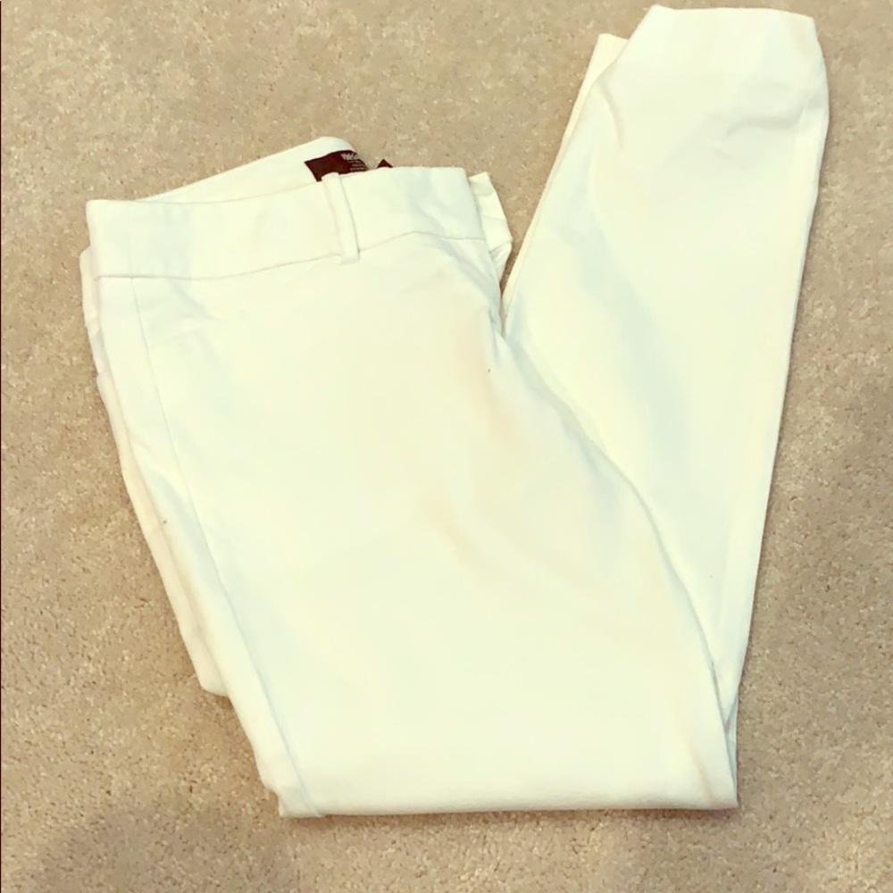 White cropped Mossimo pant. Size 2